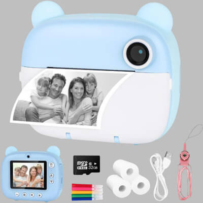 un appareil photo enfant et ses accessoires