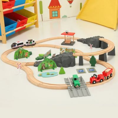 train-en-bois