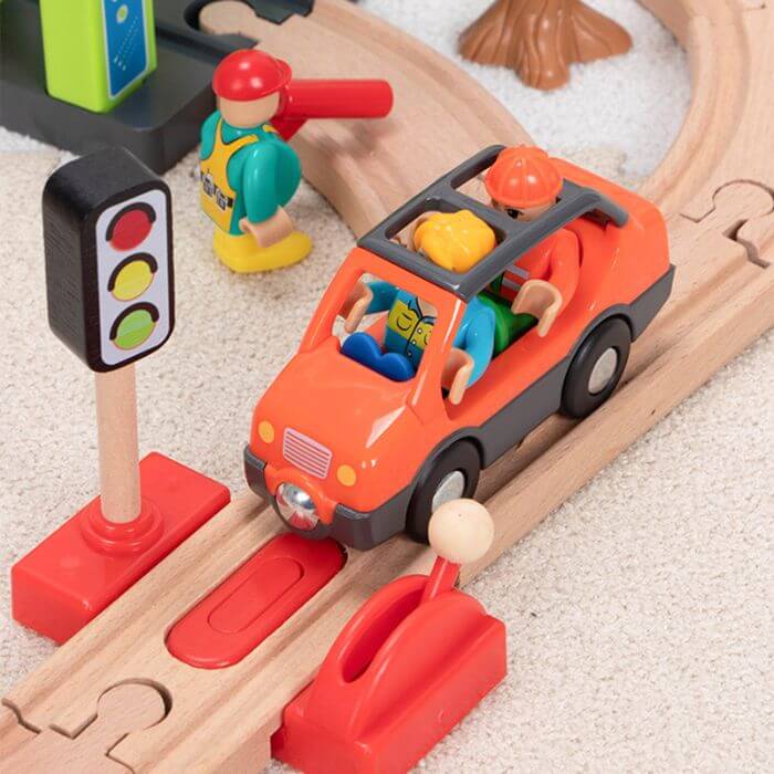 Circuit de voitures en bois - Les Petits Raffineurs