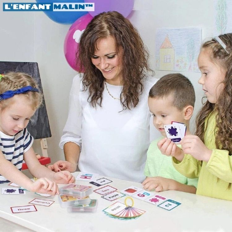 maman et ses enfants qui partage un jeu éducatifs pour apprendre anglais pour enfants moment de partage et sourire jeu éducatifs anglais pour enfants flashcards anglais pour débutant facile pour les enfants jeu intéractif jeu éducatifs avec carte illustré facile pour les enfants pour initiation à l anglais boutique jeu éducatifs l'enfant malin collection anglais pour enfants