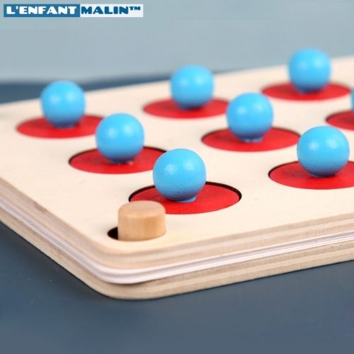 jeu de memoire enfant jeu éducatifs en bois casse tete enfant boutique enfant malin jouets ludique motricité cerveau developpement coordination oeil main famille parentalité jeux éducatifs halte garderie assitante maternelle espace de jeu aider les enfants a la concentration enfant de 3 ans enfant de 4 ans enfant de 5 ans-image-gros-plan-zoom
