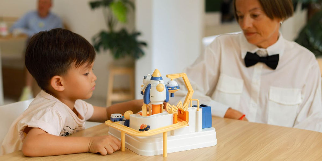 Circuit montessori voiture : des jouets éducatifs pour développer la motricité et la créativité de votre enfant