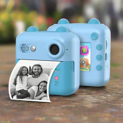 photo de famille prise avec un appareil photo enfant