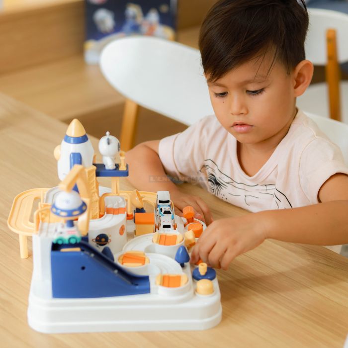 circuit-voiture-enfant-circuit-montessori-cadeau-de-noel-enfant