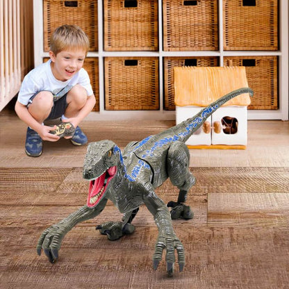 garçon de 4 ans qui joue avec son dinosaure jouet jouets dinosaures jouet dinosaure voiture dinosaure 