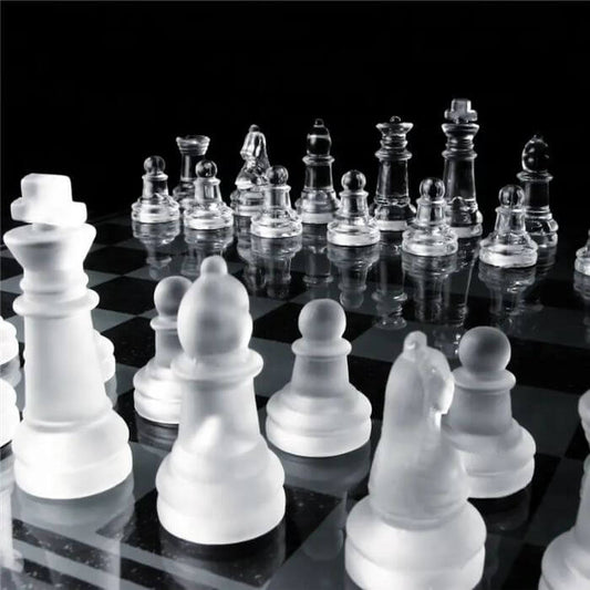 magnifique jeu d'echec en verre jeu de societe de très haute qualité et décoration