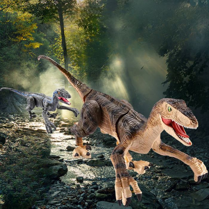 garçon de 4 ans qui joue avec son dinosaure jouet jouets dinosaures jouet dinosaure voiture dinosaure 