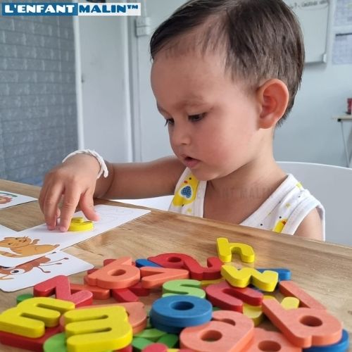 enfant en train de jouet à un jeu éducatifs pour apprendre l anglais jouet éducatifs pour s initier a l anglais pour tous les enfants jeux éducatifs anglais intéractif l enfant malin collection anglais pour enfants